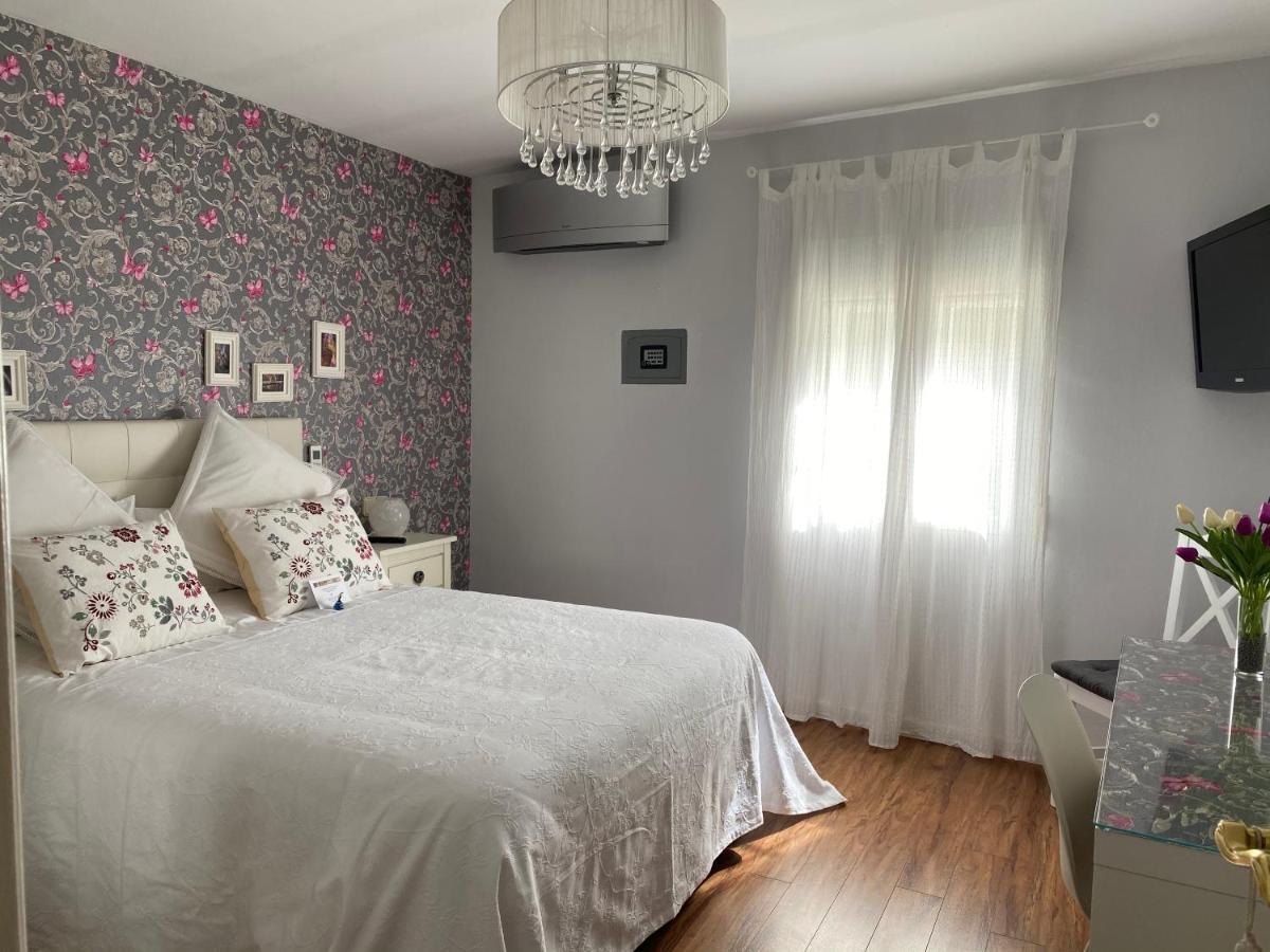 Apartamento La Biblioteca En Cuenca เกว็งกา ภายนอก รูปภาพ