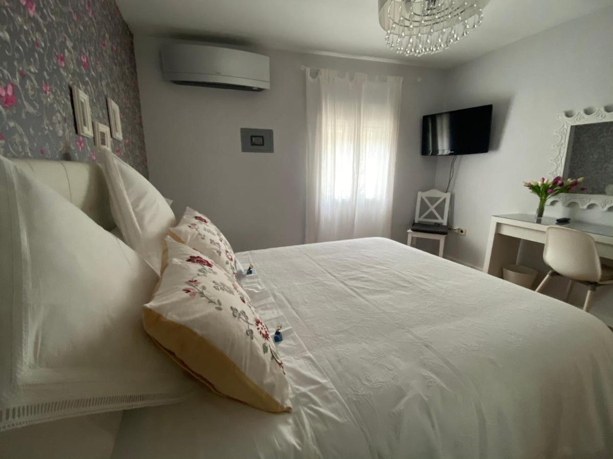 Apartamento La Biblioteca En Cuenca เกว็งกา ภายนอก รูปภาพ